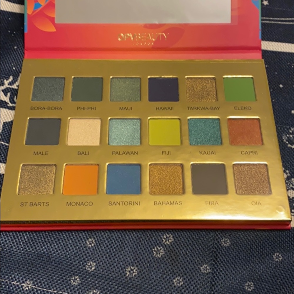 🌴Tropical Dreams Eyeshadow Palette🌴